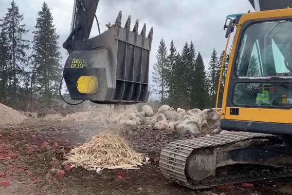 Crushing equipment enhances worksite efficiency. Explore the Remu range!