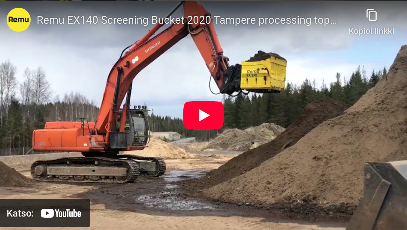 Topsoil screener at work
